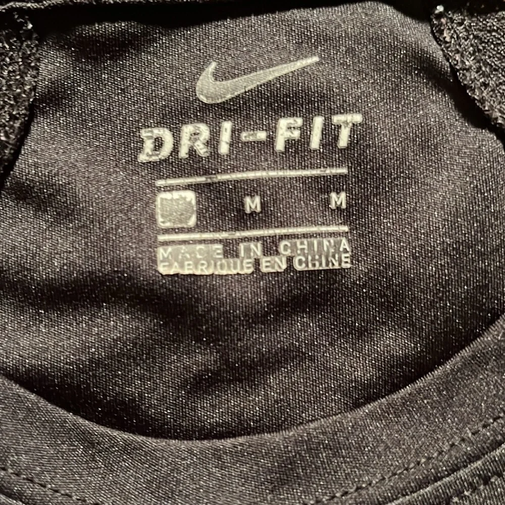 Nike dry fit long sleeve shirt, size medium